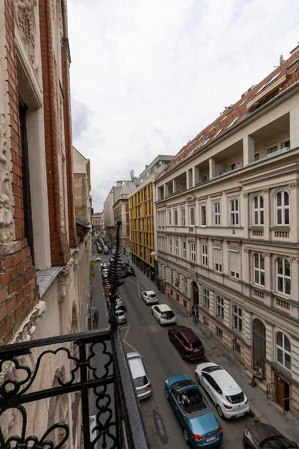 Csengery Deluxe Home With Balcony Budapest Hungary