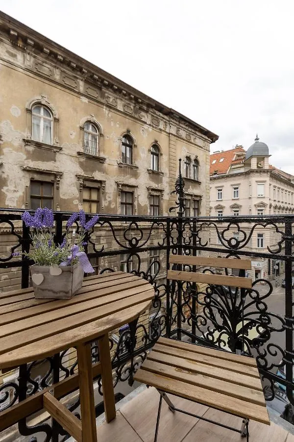 Csengery Deluxe Home With Balcony Budapesta Apartament