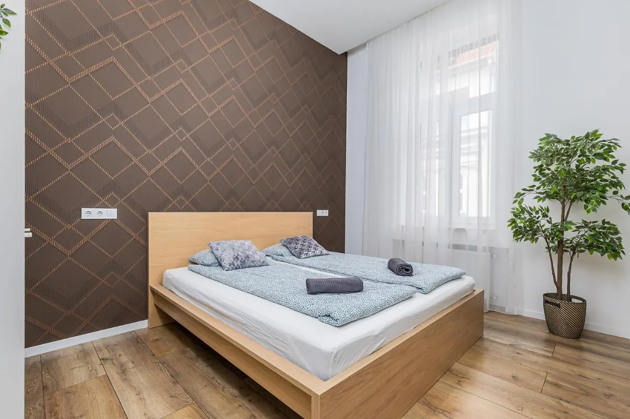 Csengery Deluxe Home With Balcony Budapesta Apartament