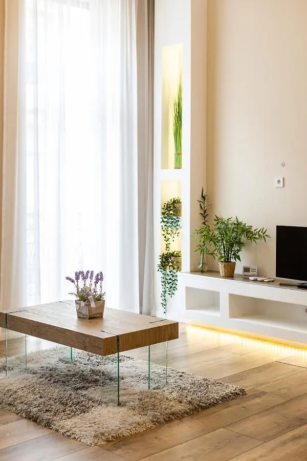 Csengery Deluxe Home With Balcony Βουδαπέστη